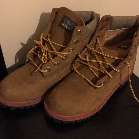 Shoes - Picture 4 of 4